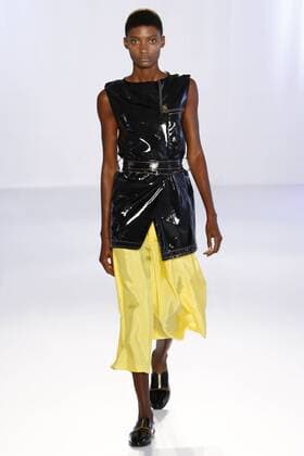 ENTERTAINMENT MODE Mailand Fashion Week - Mila Schön Modenschau Milan Fashion Week, Women Spring Summer 2016. Milano, Moda Donna, Primavera Estate 2016. MILA SCHON catwalk Pictured: models  SimonaxChioccia Fotosicki