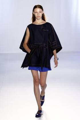 ENTERTAINMENT MODE Mailand Fashion Week - Mila Schön Modenschau Milan Fashion Week, Women Spring Summer 2016. Milano, Moda Donna, Primavera Estate 2016. MILA SCHON catwalk Pictured: models  SimonaxChioccia Fotosicki