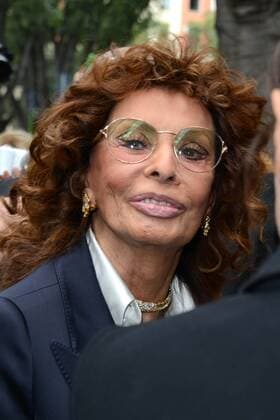 Milano, Guests arrivals at the Giorgio Armani fashion show, Milan Fashion week. Pictured: Sofia Loren  Comi Terenghi