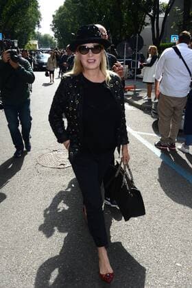 Milano, Guests arrivals at the Giorgio Armani fashion show, Milan Fashion week. Pictured :Debbie Harris  Comi Terenghi