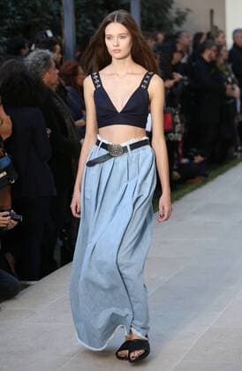 A model takes to the catwalk during the presentation of Each x Other s collection as part of the 2016 Spring-Summer ready-to-wear Fashion Week in Paris, on September 29, 2015.  PAR20150929108 MAYAxVIDON-WHITE