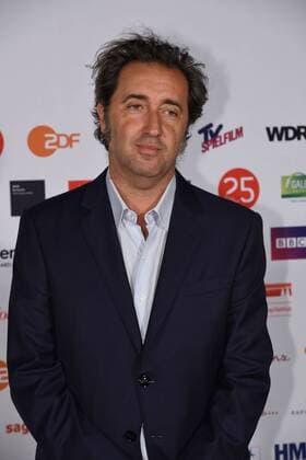 Der italienische Filmemacher Paolo Sorrentino kommt am 01.10.2015 in Köln zur Preisverleihung der 25. Cologne Conference. Ausgezzeichnet werden herausragende Leistungen aus der internationalen Film- und Fernsehbranche. Vom 25.09. bis 01.10. findet das Festival für herausragendes Fernsehen und unabhängige Filmkultur in Köln statt.