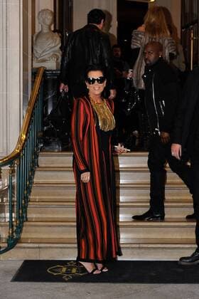 Kris Jenner - Paris Fashion Week, Modenschau Balmain - Paris, Frankreich - 01 10 2015 ThierryBreton Panoramic 