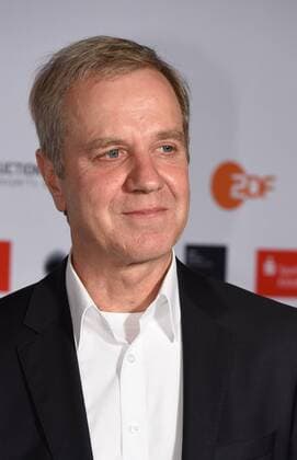 Phoenix-Programmgeschäftsführer Michael Hirz kommt am 01.10.2015 in Köln zur Preisverleihung der 25. Cologne Conference. Ausgezzeichnet werden herausragende Leistungen aus der internationalen Film- und Fernsehbranche. Vom 25.09. bis 01.10. findet das Festival für herausragendes Fernsehen und unabhängige Filmkultur in Köln statt.