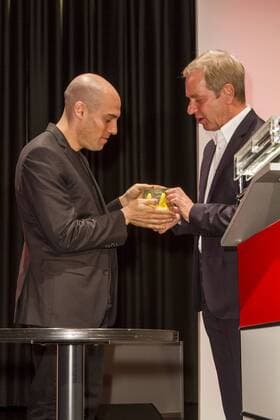 Joshua Oppenheimer, Michael Hirz bei der Preisverleihung der 25. Cologne Conference am 01.10.2015 in Köln. Preisverleihung der 25. Cologne Conference in Köln