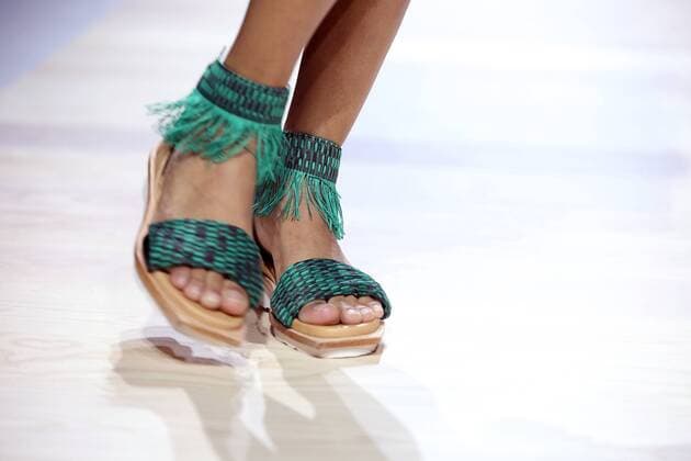 ENTERTAINMENT MODE Paris Fashion Week - Issey Miyake Modenschau A model takes to the catwalk during the presentation of Issey Miyake s collection as part of the 2016 Spring-Summer ready-to-wear Fashion Week in Paris, on October 2, 2015.  PAR20151002108 MAYAxVIDON-WHITE