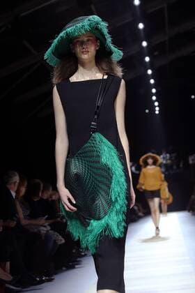 ENTERTAINMENT MODE Paris Fashion Week - Issey Miyake Modenschau A model takes to the catwalk during the presentation of Issey Miyake s collection as part of the 2016 Spring-Summer ready-to-wear Fashion Week in Paris, on October 2, 2015.  PAR20151002112 MAYAxVIDON-WHITE