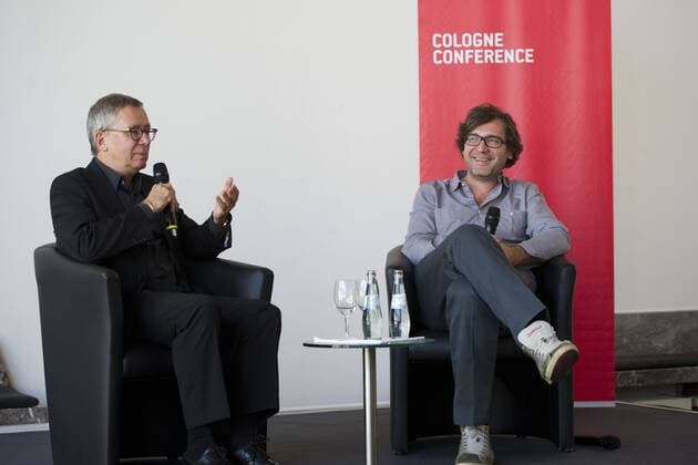 von links: Gebhard HENKE, Leiter des Programmbereichs Fernsehfilm und Unterhaltung des WDR, David SCHALKO, AUT, Regisseur, Werkstattgespraeche im Rahmen der Cologne Conference in Koeln, 01.10.2015.