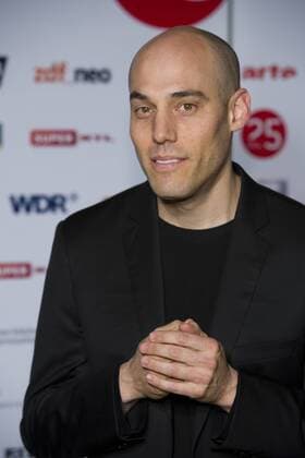 Preistraeger Joshua OPPENHEIMER, USA, Regisseur, Roter Teppich, Red Carpet Show, Preisverleihung der Cologne Conference in Koeln, 01.10.2015.