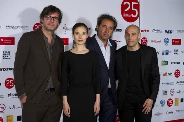 von links: Preistraeger David SCHALKO, AUT, Regisseur, Preistaegerin Nora von WALDSTAETTEN, von Waldstätten, AUT, Schauspielerin, Preistraeger Paolo SORRENTINO, ITA, Regisseur, Schriftsteller, Autor, Preistraeger Joshua OPPENHEIMER, USA, Regisseur, Roter Teppich, Red Carpet Show, Preisverleihung der Cologne Conference in Koeln, 01.10.2015.