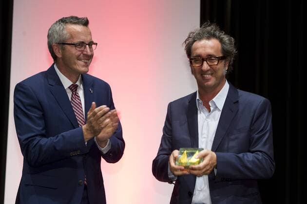 von links: Laudator Andreas WOLTER, Buergermeister Koeln, Preistraeger Paolo SORRENTINO, ITA, Regisseur, Schriftsteller, Autor, Preisverleihung der Cologne Conference in Koeln, 01.10.2015.