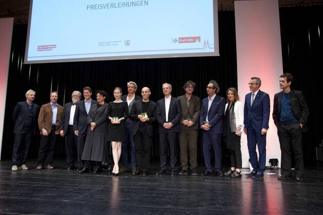 Schlussbild mit allen Preistraegern, Stiftern und Laudatoren, Preisverleihung der Cologne Conference in Koeln, 30.09.2015.