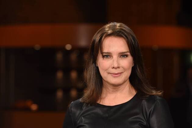 Die Moderatorin und Schauspielerin Désirée Nosbusch zu Gast in der WDR Talkshow Kölner Treff am 02.10.2015 in Köln.