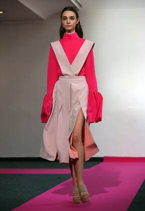 A model takes to the catwalk during the presentation of Diogo Miranda s collection as part of the 2016 Spring-Summer ready-to-wear Fashion Week in Paris, on October 3, 2015.  PAR20151003104 MAYAxVIDON-WHITE