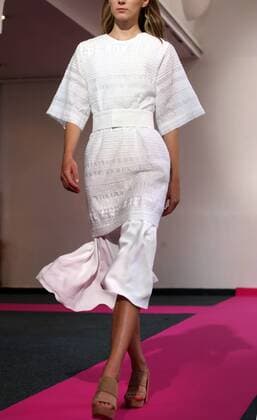 A model takes to the catwalk during the presentation of Diogo Miranda s collection as part of the 2016 Spring-Summer ready-to-wear Fashion Week in Paris, on October 3, 2015.  PAR20151003105 MAYAxVIDON-WHITE