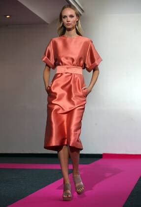A model takes to the catwalk during the presentation of Diogo Miranda s collection as part of the 2016 Spring-Summer ready-to-wear Fashion Week in Paris, on October 3, 2015.  PAR20151003106 MAYAxVIDON-WHITE