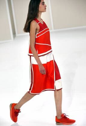 A model takes to the catwalk during the presentation of Hermes collection as part of the 2016 Spring-Summer ready-to-wear Fashion Week in Paris, on October 5, 2015.  PAR20151005109 ECOxCLEMENT