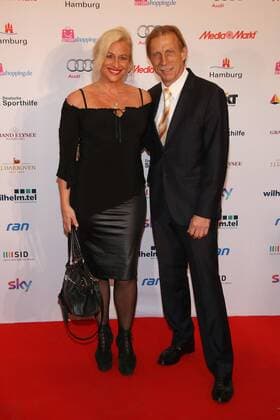 Christoph Daum und seine Ehefrau Angelica Camm-Daum bei der Deutscher Sportjournalistenpreis Gala am 5.10.2015 in Hamburg Deutscher Sportjournalisterpreis Gala 2015 in Hamburg 
