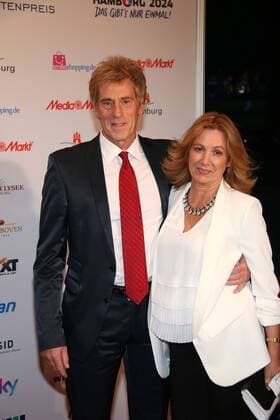 Uli Stein und seine Ehefrau Conny bei der Deutscher Sportjournalistenpreis Gala am 5.10.2015 in Hamburg Deutscher Sportjournalisterpreis Gala 2015 in Hamburg 