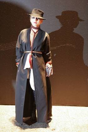 Catherine Baba CELEBRITES : Paris Fashion Week - Ankunft zur Modenschau von Yves saint Laurent - Paris - 05 10 2015 PhilippeSTERC Panoramic 