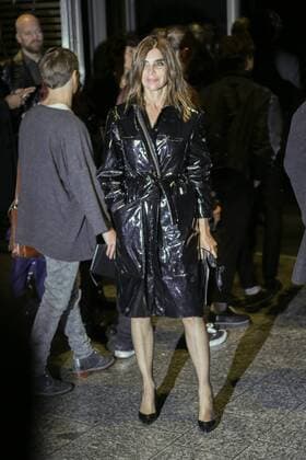 Carine Roitfeld CELEBRITES : Paris Fashion Week - Ankunft zur Modenschau von Yves saint Laurent - Paris - 05 10 2015 PhilippeSTERC Panoramic 