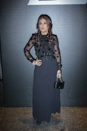Salma Hayek CELEBRITES : Paris Fashion Week - Ankunft zur Modenschau von Yves saint Laurent - Paris - 05 10 2015 PhilippeSTERC Panoramic 