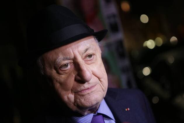 Pierre BERGE CELEBRITES : Paris Fashion Week - Ankunft zur Modenschau von Yves saint Laurent - Paris - 05 10 2015 PhilippeSTERC Panoramic 