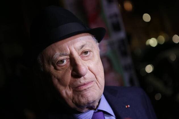 Pierre BERGE CELEBRITES : Paris Fashion Week - Ankunft zur Modenschau von Yves saint Laurent - Paris - 05 10 2015 PhilippeSTERC Panoramic 