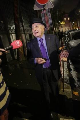Pierre BERGE CELEBRITES : Paris Fashion Week - Ankunft zur Modenschau von Yves saint Laurent - Paris - 05 10 2015 PhilippeSTERC Panoramic 