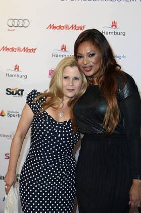 Michaela Schaffrath und Khadra Sufi bei der Verleihung des Deutschen Sportjournalistenpreises 2015 im Hotel Grand Elysee. Hamburg, 05.10.2015 Foto:xgbrcix xFuturexImage