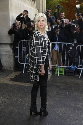Cecile Cassel - Paris Fashion Week, Modenschau Chanel - Paris, Frankreich - 06 10 2015 GwendolineLeGoff Panoramic 