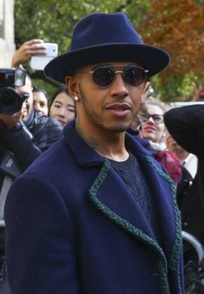 Lewis Hamilton - Paris Fashion Week, Modenschau Chanel - Paris, Frankreich - 06 10 2015 GwendolineLeGoff Panoramic 