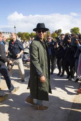 Lewis Hamilton CELEBRITES : Modenschau Valentino - Pret a Porter Printemps Ete 2016 - 06 10 2015 GwendolineLeGoffx 
