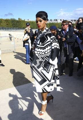 Janelle Monae CELEBRITES : Modenschau Valentino - Pret a Porter Printemps Ete 2016 - 06 10 2015 GwendolineLeGoffx 
