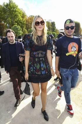 Maria Sharapova CELEBRITES : Modenschau Valentino - Pret a Porter Printemps Ete 2016 - 06 10 2015 GwendolineLeGoffx 