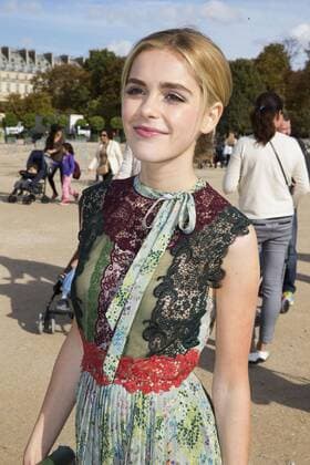 Kiernan Shipka CELEBRITES : Modenschau Valentino - Pret a Porter Printemps Ete 2016 - 06 10 2015 GwendolineLeGoffx 