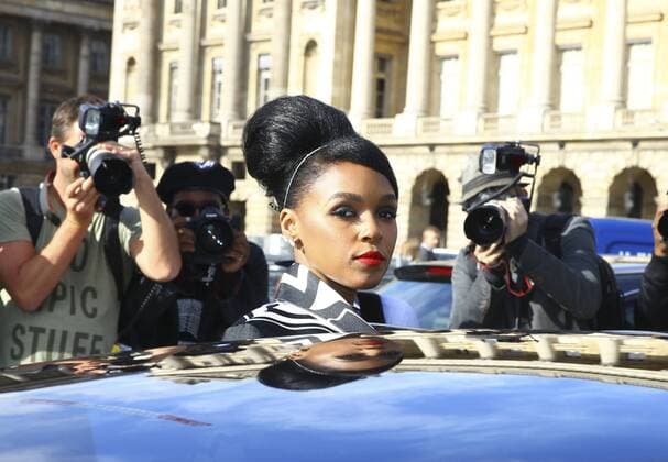 Janelle Monae CELEBRITES : Modenschau Valentino - Pret a Porter Printemps Ete 2016 - 06 10 2015 GwendolineLeGoffx 