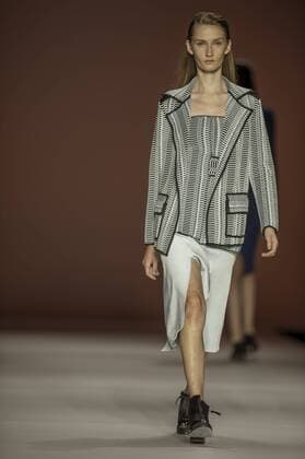 BELO HORIZONTE, MG - 06 10 2015: MINING TREND AUTUMN WINTER 2016 - Model for parade Grife Faven in the 17th edition of Trend Autumn Winter Mines 2016 06 to October 09 at Expominas - Avenida Amazonas, 6030 - Gameleira - BH - MG. .  Mour?oxPanda