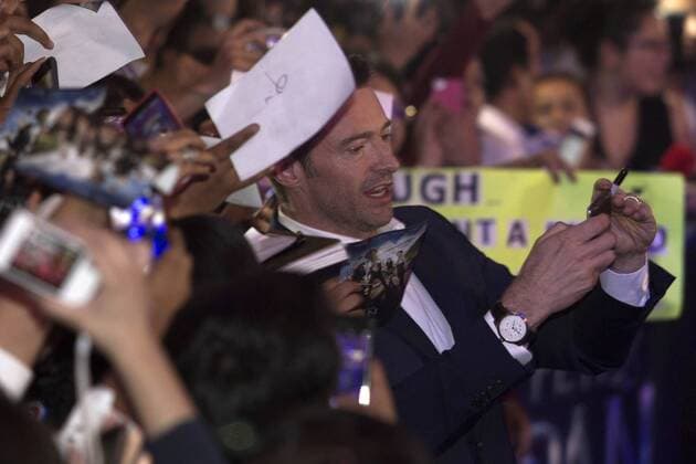 MEXICO CITY, Oct. 6, 2015 -- Australian actor Hugh Jackman interacts with fans during the red carpet of the movie Pan , in Mexico City, capital of Mexico, on Oct. 6, 2015. Alejandro Ayala) (da) (sp) MEXICO-MEXICO CITY-CINEMA-PAN e AlejandroxAyala 