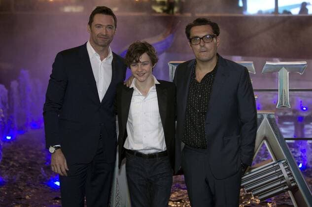 MEXICO CITY, Oct. 6, 2015 -- Actors Hugh Jackman (L) and Levi Miller (C), and director Joe Wright (R) pose during the red carpet of the movie Pan , in Mexico City, capital of Mexico, on Oct. 6, 2015. Alejandro Ayala) (da) (sp) MEXICO-MEXICO CITY-CINEMA-PAN e AlejandroxAyala 