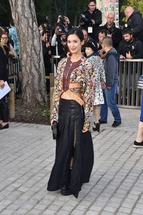 Tao Okamoto CELEBRITES : Modenschau Louis Vuitton - Pret a Porter Printemps Ete 2016 - 07 10 2015 LIONELURMANx 