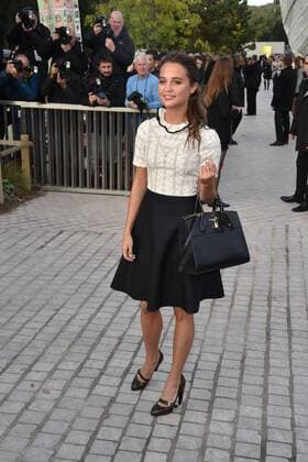 Alicia Vikander CELEBRITES : Modenschau Louis Vuitton - Pret a Porter Printemps Ete 2016 - 07 10 2015 LIONELURMANx 