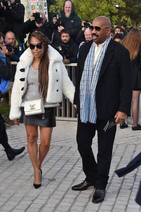 Steve Harvey et Marjorie Harvey CELEBRITES : Modenschau Louis Vuitton - Pret a Porter Printemps Ete 2016 - 07 10 2015 LIONELURMANx 
