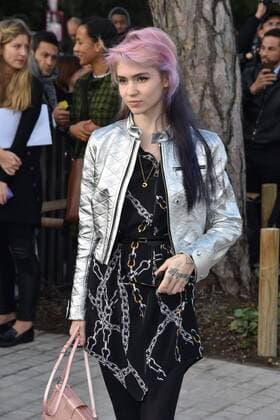 Grimes CELEBRITES : Modenschau Louis Vuitton - Pret a Porter Printemps Ete 2016 - 07 10 2015 LIONELURMANx 