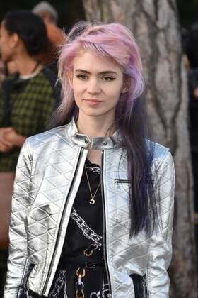 Grimes CELEBRITES : Modenschau Louis Vuitton - Pret a Porter Printemps Ete 2016 - 07 10 2015 LIONELURMANx 