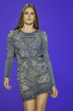 BELO HORIZONTE, MG - 06 10 2015: MINING TREND AUTUMN WINTER 2016 - The Actress of TV GLOBO and model Camila Queiroz (Angel& 39;sret Tru Truths) during the parade Grife FABIANA MILAZZO at the 17th edition of the Minas Trend Autumn Winter 2016 06-09 October at Expominas - Avenida Amazonas, 6030 -. Gameleira - BH - MG.  Mour?oxPanda