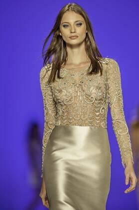 BELO HORIZONTE, MG - 06 10 2015: MINING TREND AUTUMN WINTER 2016 - Model during the parade at MILAZZO Grife FABIANA 17ª ? Ediç? the Minas Trend Autumn Winter 2016 06 to October 09 at Expominas - Avenida Amazonas, 6030 -. gameleira - BH - MG.  Mour?oxPanda
