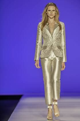 BELO HORIZONTE, MG - 06 10 2015: MINING TREND AUTUMN WINTER 2016 - Model for parade Grife FABIANA MILAZZO in the 17th edition of Trend Autumn Winter Mines 2016 06 to October 09 at Expominas - Avenida Amazonas, 6030 - Gameleira - BH -. MG.  Mour?oxPanda