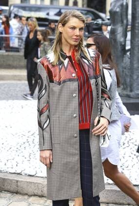 Angela Lindvall CELEBRITES : Modenschau Miu Miu - Pret a Porter Printemps Ete 2016 - 07 10 2015 GwendolineLeGoffx 