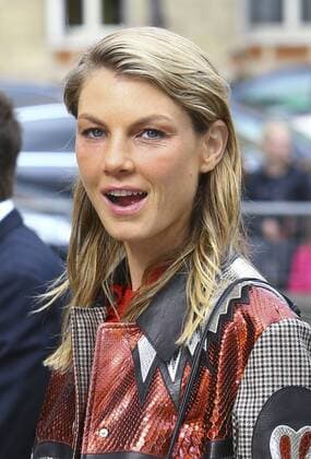 Angela Lindvall CELEBRITES : Modenschau Miu Miu - Pret a Porter Printemps Ete 2016 - 07 10 2015 GwendolineLeGoffx 